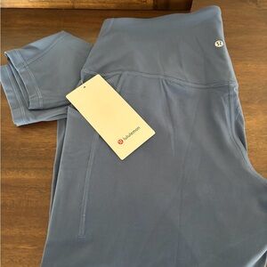NWT Lululeon Aligns w Pockets 25” Size 14